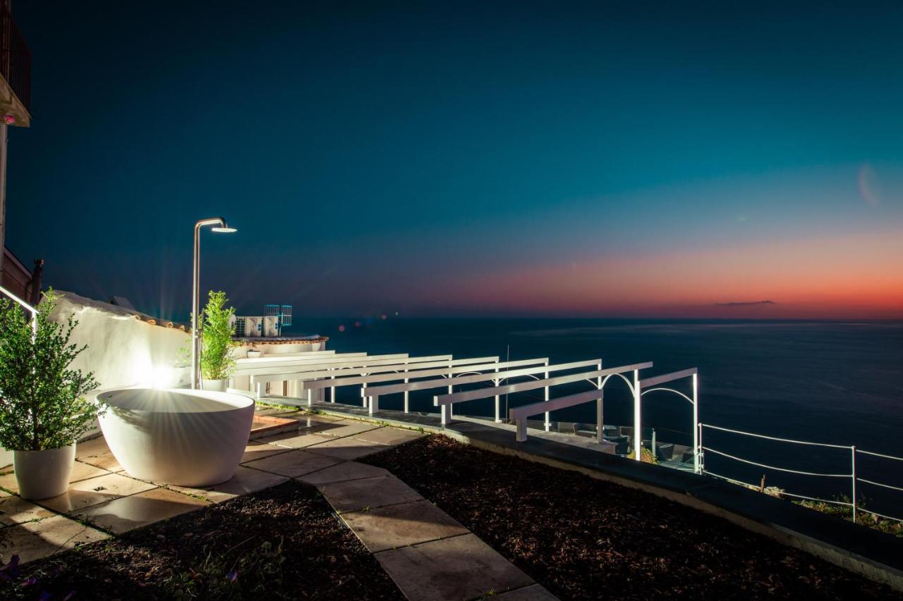 Villa La Tagliata Spectacular Jacuzzi Tub Amazing View And Private Parking Garage Positano Exteriör bild